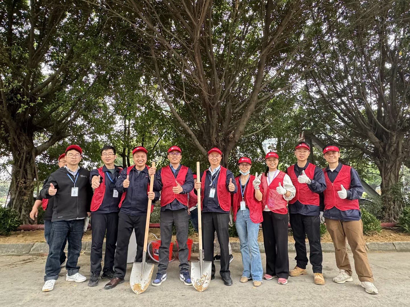 202403191150242436 2024年bifa必发集团科技植一抹新绿 寄一份但愿植树节